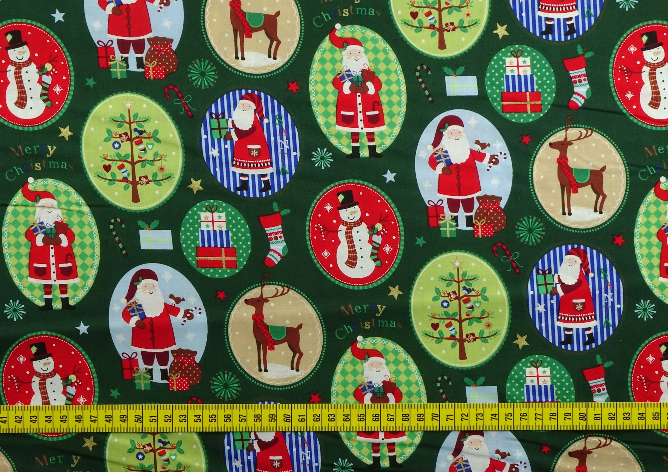 Baumwollgewebe - Weihnachtsfiguren - grün